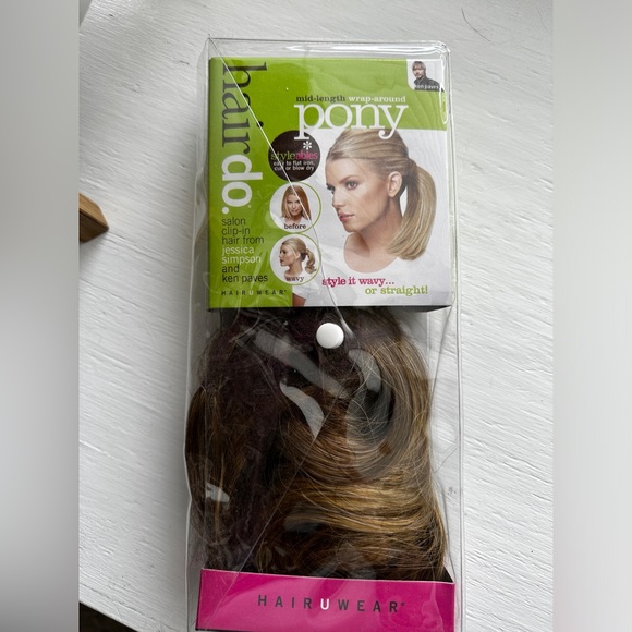 Hairdo Wraparound Mid-length Clip-In Pony - Picture 2 of 3